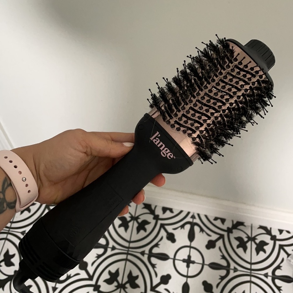 Lange le volume brush and dryer
